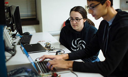 Distance Bachelor Program in Computer Science Engineering