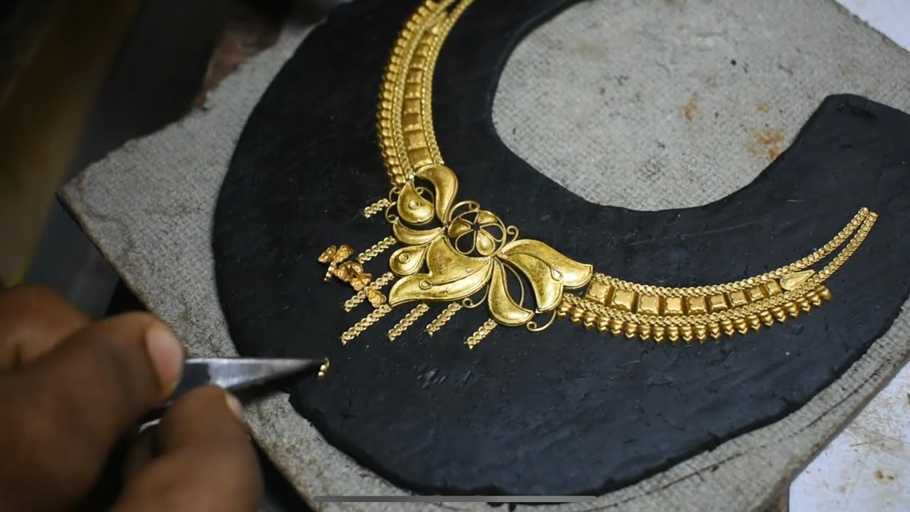 Types of the Manufacturers of Gold Jewelry