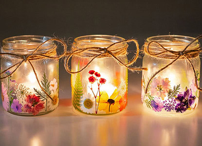 What is the reason behind the popularity of Dry Flower handcrafts?